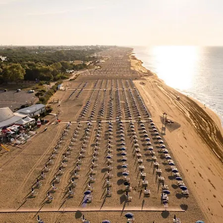 Bright Flat With Terrace Lejlighed Bibione