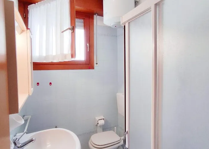 Bright Flat With Terrace Lejlighed